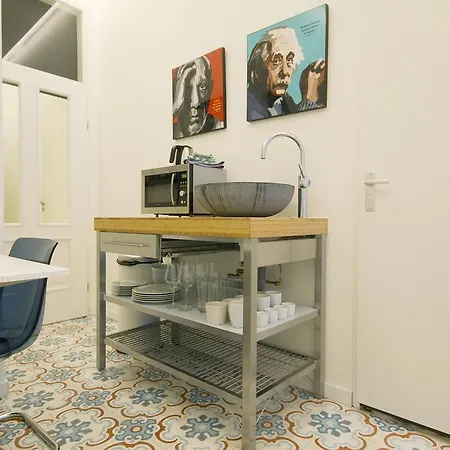 City Centre | Westerdok Homestay